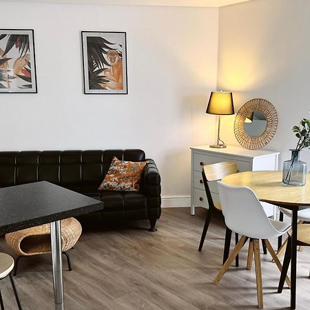 Stunning City Centre Penthouse With Private Balcony - Grand Central House Gibilterra Esterno foto