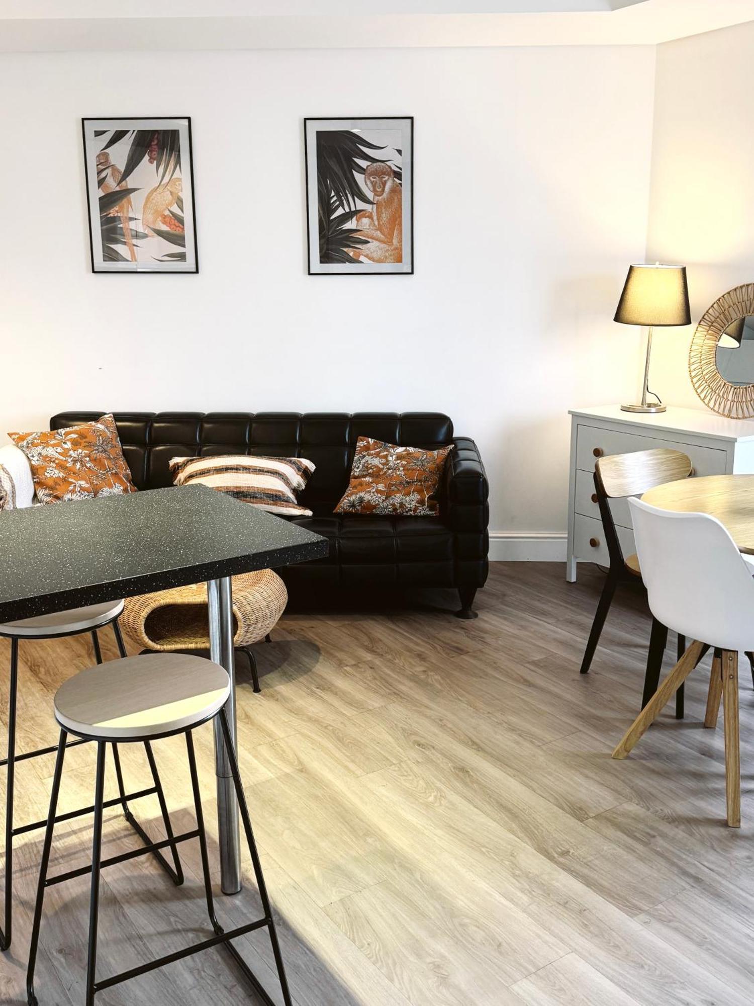 Stunning City Centre Penthouse With Private Balcony - Grand Central House Gibilterra Esterno foto
