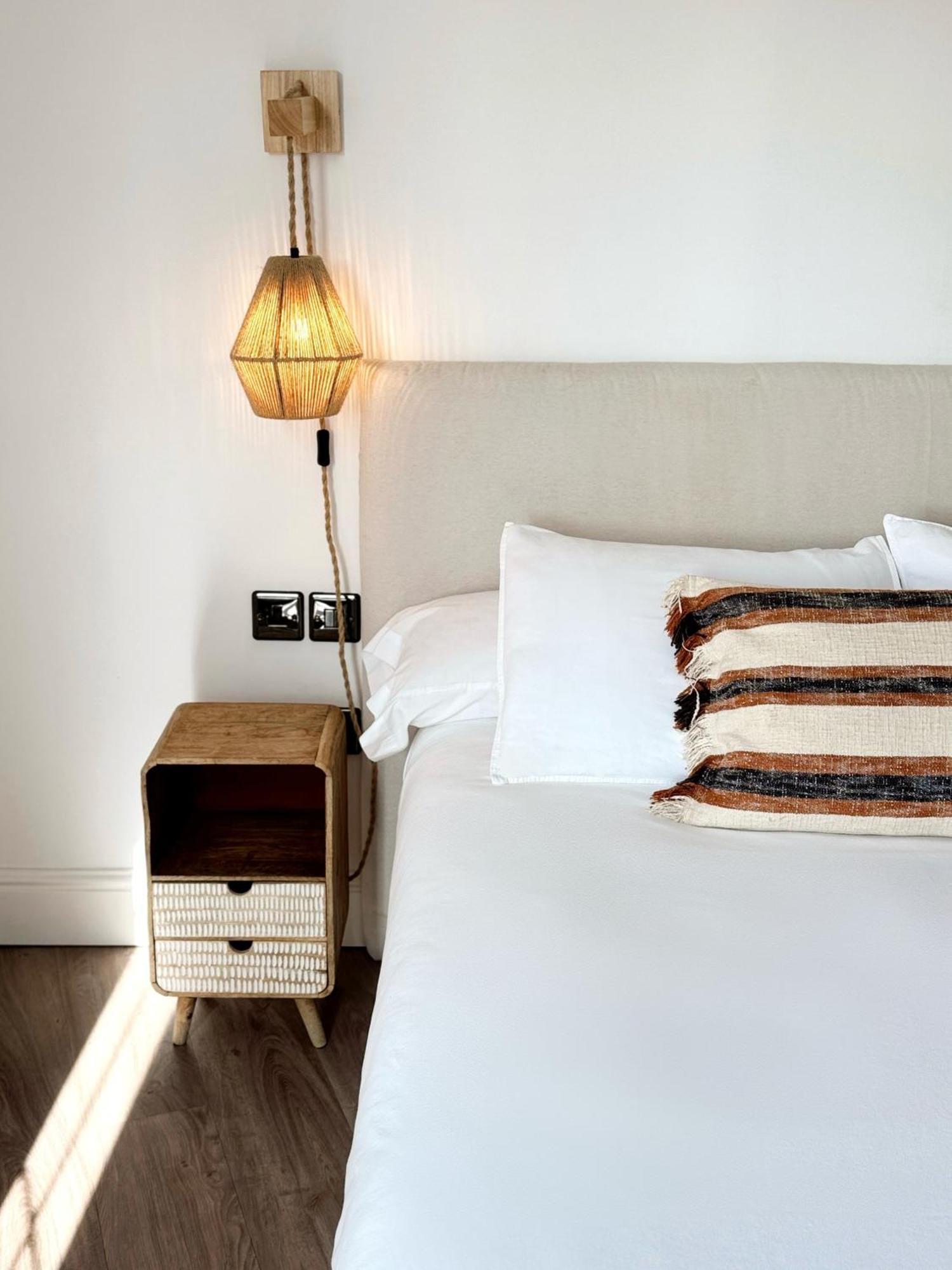 Stunning City Centre Penthouse With Private Balcony - Grand Central House Gibilterra Esterno foto